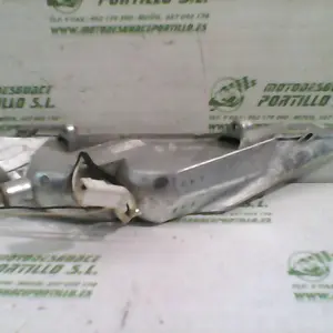 Foto de Intermitente delantero izquierdo Piaggio X8 125 referencia 295-20-37275 foto 2