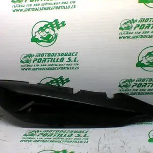 Foto de Carcasa lateral trasera derecha Honda CBF 250 referencia 180-20-33904 foto 2