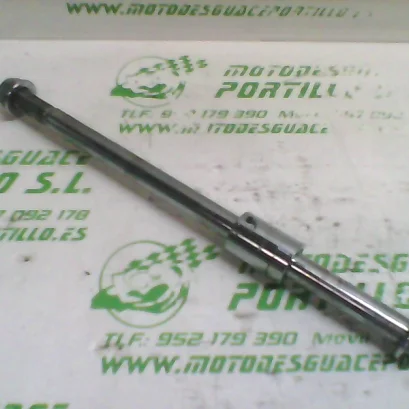 Foto de Eje de rueda delantera Keeway Superlight 125 referencia 7-17-13680