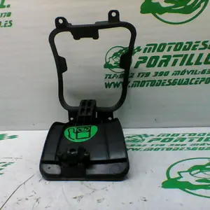 Foto de Puerta depósito gasolina Yamaha X MAX 125 referencia 304-21-31417 foto 2