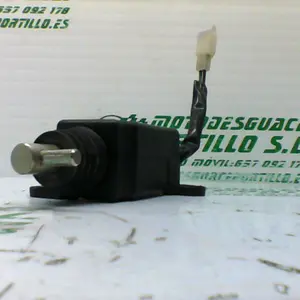 Foto de Motor de apertura de asiento Peugeot tweet 125 referencia 419-22-40515