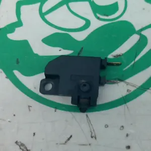 Foto de Sensor de freno delantero Yamaha N MAX 125 referencia 394-23-46360 foto 5