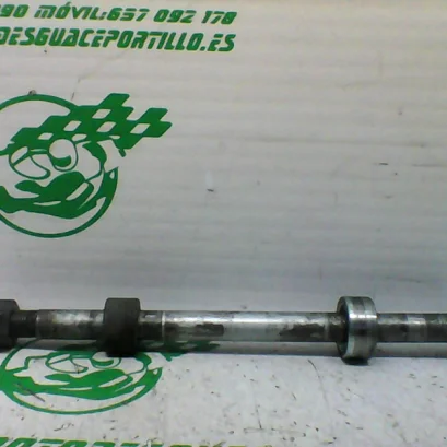 Foto de Eje de rueda trasera Kawasaki Gpz 500 referencia 132-18-43211