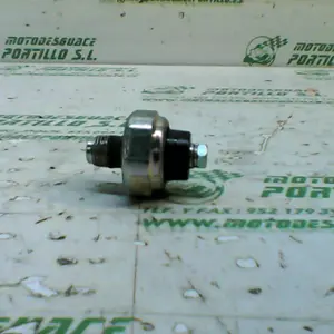 Foto de Sensor de presión del aceite Suzuki GLADIUS SFV 650 I referencia 202-18-16234