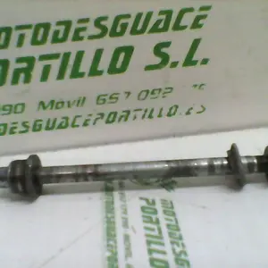 Foto de Eje de rueda delantera Honda SKY 50 referencia 161-17-10796