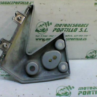 Foto de Embellecedor del faro Hyosung GT 250 I COMET referencia 197-18-16271