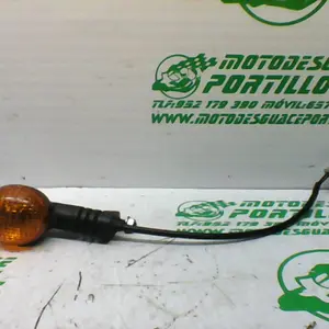 Foto de Intermitente trasero izquierdo Peugeot Ludix 50 referencia 116-18-25716 foto 8