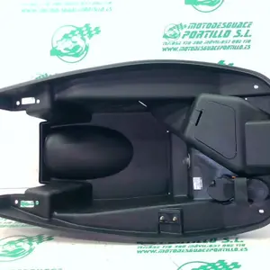 Foto de Porta-casco Kymco Xciting 500 referencia 70-23-43307 foto 4