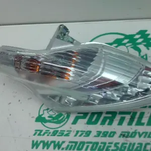Foto de Intermitente trasero derecho Piaggio BEVERLY 350I referencia 252-23-45807 foto 3