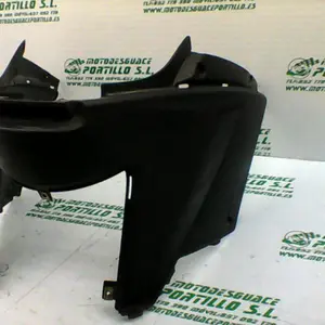 Foto de Carcasa bajo asiento Kymco Agility city 125 referencia 17-19-39612 foto 5