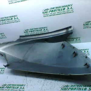Foto de Carcasa lateral trasera derecha Aprilia ARRECIFE 200 referencia 275-19-23420 foto 4