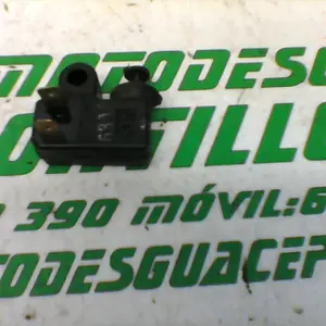Foto de Sensor de freno trasero Yamaha XMAX 250 referencia 307-22-37455 foto 2