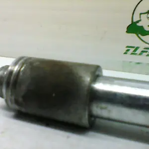 Foto de Eje de rueda delantera Yamaha XMAX 250 referencia 213-19-37424 foto 4