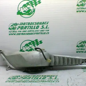 Foto de Intermitente delantero derecho Honda Pantheon 125 4T referencia 11-20-32711 foto 2