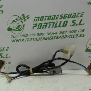 Foto de Instalación de piloto trasero Honda Forza 250 referencia 234-18-16143 foto 2
