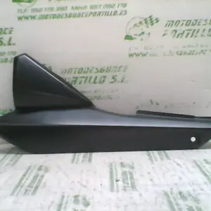 Foto de Carcasa bajo asiento izquierdo Suzuki BANDIT GSF 650 S referencia 201-18-15130 foto 2