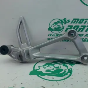 Foto de Estribera trasera derecha Honda CB 500XA referencia 415-23-47810 foto 3