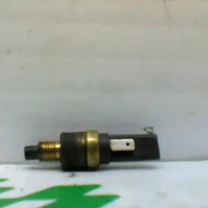 Foto de Sensor de freno trasero Yamaha Neos 50 referencia 127-21-34103 foto 2