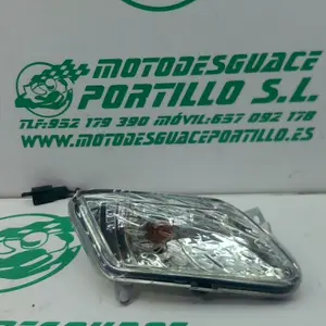 Foto de Intermitente delantero izquierdo Yamaha XMAX 250 referencia 213-19-37411 foto 9