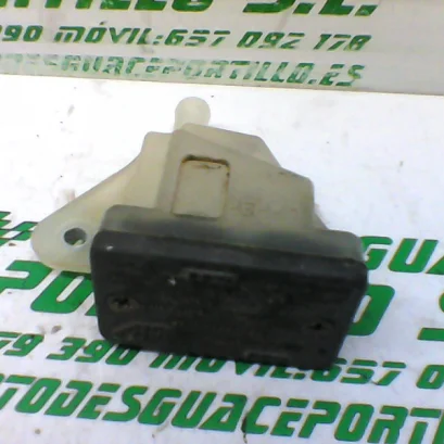 Foto de Depósito del líquido de frenos Suzuki GS-500-F referencia 166-19-21522