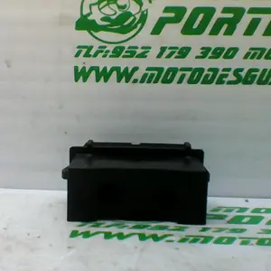 Foto de Boton de apertura de asiento Honda SH MODE referencia 413-21-32548 foto 5