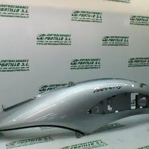 Foto de Carcasa lateral trasera izquierda Piaggio Beverly 125 referencia 10-16-17821