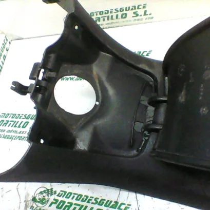 Foto de Tapa deposito de gasolina Piaggio X9 125 referencia 244-19-24237
