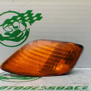 Foto de Intermitente delantero izquierdo Piaggio ZIP Aire 2T 2 50 referencia 88-20-38003 foto 34