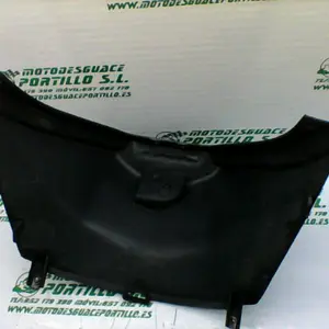 Foto de Carcasa bajo asiento Piaggio FLY 125 4T referencia 50-20-25309 foto 9