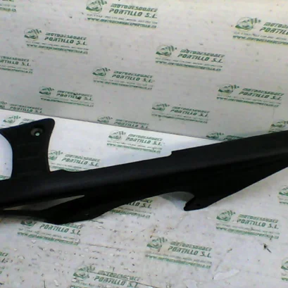 Foto de Cubre cadena Suzuki GLADIUS SFV 650 I referencia 202-18-16106