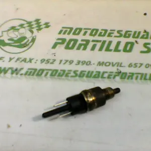 Foto de Sensor de freno delantero Yamaha Majesty 125 referencia 215-18-15835 foto 2