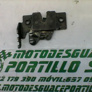 Foto de Cerradura de puerta trasera Piaggio X8 125 referencia 177-16-1856