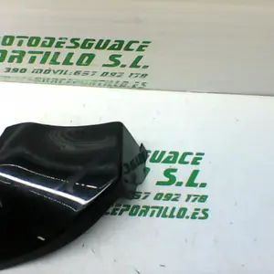 Foto de Embellecedor de chasis Vespa LX 50 2T referencia 321-20-28515 foto 9