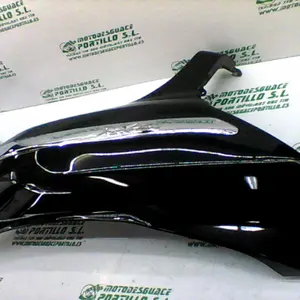 Foto de Carcasa lateral trasera derecha Piaggio X8 125 referencia 86-19-18618 foto 11
