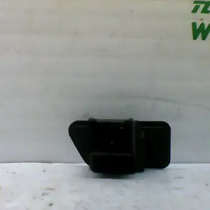 Foto de Interruptor de luz corta Yamaha X MAX 125 referencia 304-21-31450
