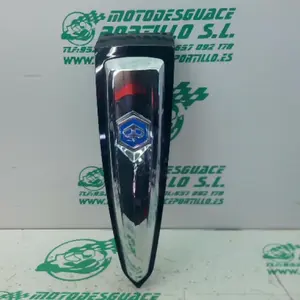 Foto de Embellecedor del frontal Piaggio liberty 125 i 2023 referencia 60-26-49236 foto 4
