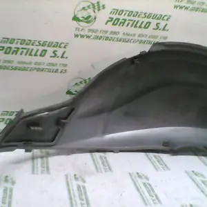 Foto de Carcasa lateral derecha Honda PS 125 referencia 106-24-47742