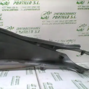 Foto de Carcasa lateral derecha Honda PS 125 referencia 106-24-47742 foto 4