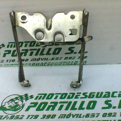Foto de Cerradura del asiento Honda CBF 125 M referencia 166-22-34810