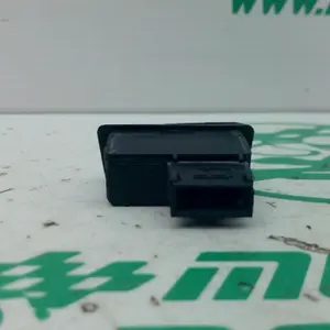 Foto de Interruptor de claxon Kymco PEOPLE S 125 referencia 369-23-46799 foto 2