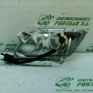 Foto de Intermitente delantero izquierdo Yamaha X MAX 125 referencia 304-21-31414 foto 4