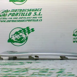 Foto de Embellecedor del frontal Piaggio FLY 125 4T referencia 441-21-36071 foto 2
