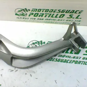 Foto de Estribera trasera izquierda Yamaha FZ1-N referencia 177-19-21619 foto 3