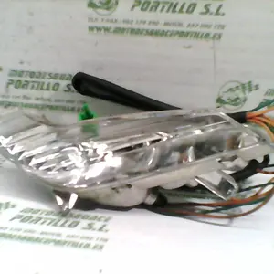 Foto de Intermitente delantero izquierdo Peugeot Tweet 50 4T referencia 92-23-45774 foto 15