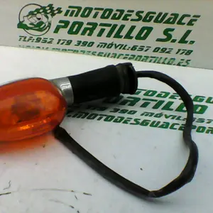 Foto de Intermitente trasero izquierdo Yamaha YBR 125 i referencia 171-21-30483 foto 3