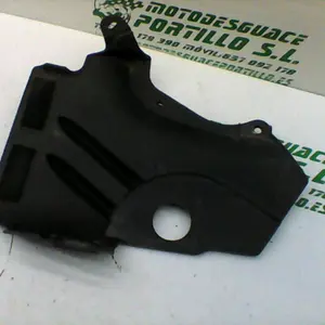 Foto de Embellecedor chasis izquierdo Yamaha YBR 125 i referencia 118-19-19519 foto 5