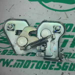 Foto de Cerradura del asiento Honda CB 500XA referencia 415-23-47797 foto 3