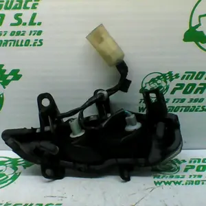 Foto de Intermitente delantero derecho Honda SH MODE referencia 413-21-32610 foto 2