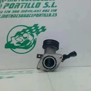 Foto de Tubo admisión Yamaha X MAX 125 referencia 304-21-31398 foto 8