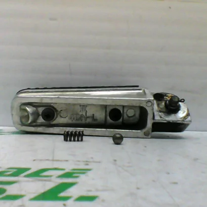 Foto de Reposapies trasero izquierdo Yamaha XMAX 250 referencia 431-21-32475